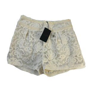 New J.O.A. Lace Fringe Hem Pleated Shorts Cream